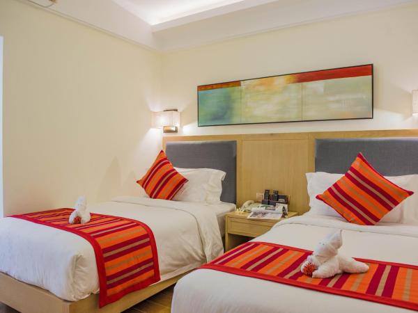 Tianze Beach Resort : photo 6 de la chambre chambre lits jumeaux - vue sur piscine