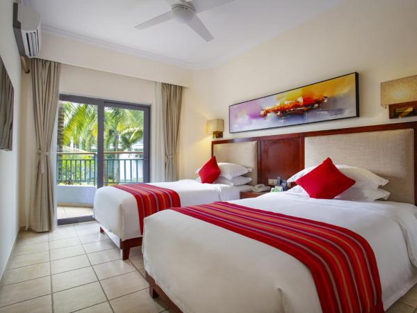 Tianze Beach Resort : photo 7 de la chambre chambre lits jumeaux - vue sur piscine