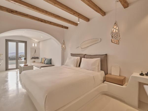Olvos Luxury Suites Mykonos : photo 1 de la chambre deluxe suite with sea view (sacred)