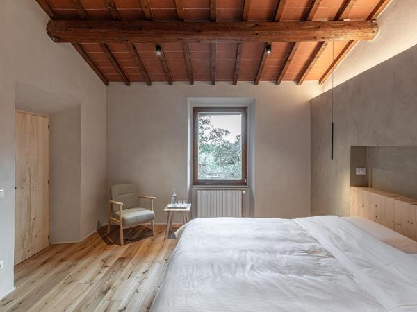 La Casa Rosa bnb : photo 1 de la chambre chambre triple avec salle de bains privative