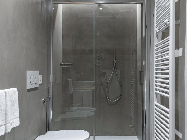 La Casa Rosa bnb : photo 8 de la chambre chambre triple avec salle de bains privative