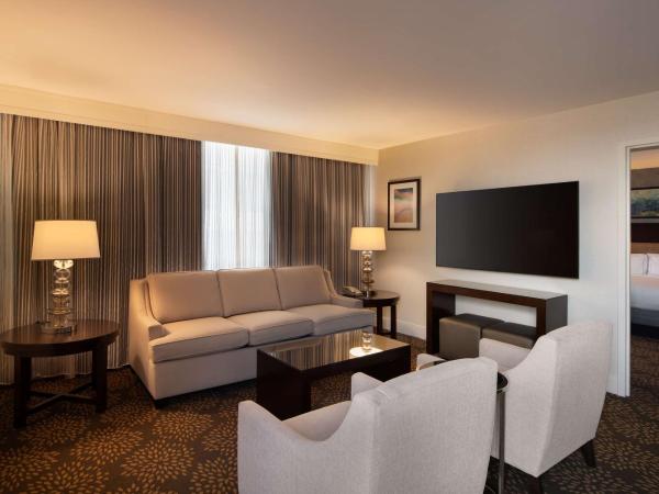 DoubleTree by Hilton Washington DC - Crystal City : photo 6 de la chambre suite présidentielle