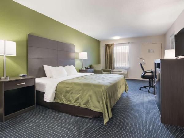 Quality Inn Little Creek : photo 3 de la chambre chambre lit king-size - non-fumeurs