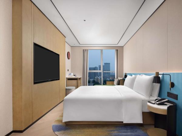 Hilton Garden Inn Chengdu Chenghua : photo 3 de la chambre suite deluxe avec lit king-size