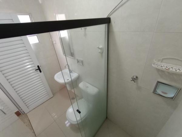 Casa Super King completa com garagem 5 minutos do Metrô : photo 10 de la chambre chambre lit king-size avec balcon