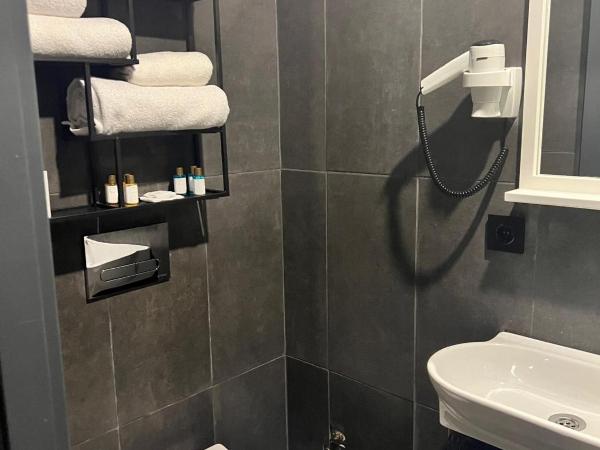 Wolf Of The City Hotel & Spa : photo 2 de la chambre chambre lits jumeaux en sous-sol