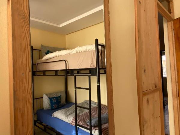 Joy surf camp : photo 1 de la chambre dortoir de 4 lits pour hommes
