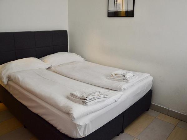 Hotel San Carlo : photo 4 de la chambre chambre double avec toilettes communes