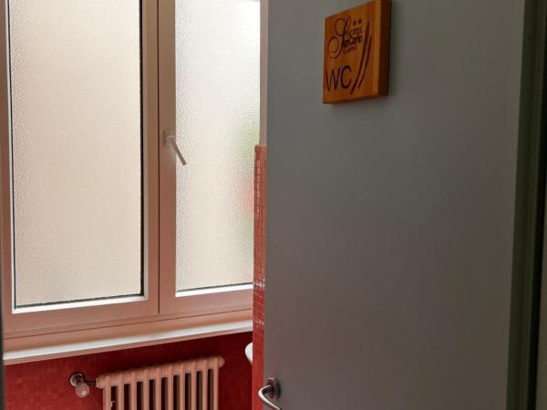 Hotel San Carlo : photo 5 de la chambre chambre double avec toilettes communes