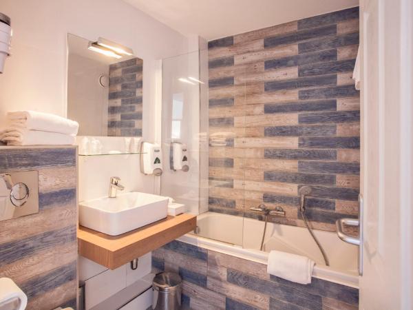 Le Neptune & Spa : photo 5 de la chambre chambre lits jumeaux - vue sur mer