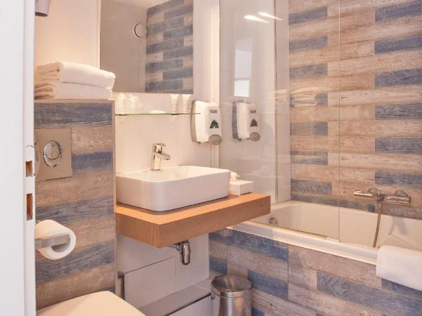 Le Neptune & Spa : photo 6 de la chambre chambre lits jumeaux
