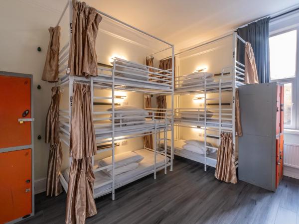 Book A Bed Hostels : photo 4 de la chambre lit dans dortoir mixte de 12 lits