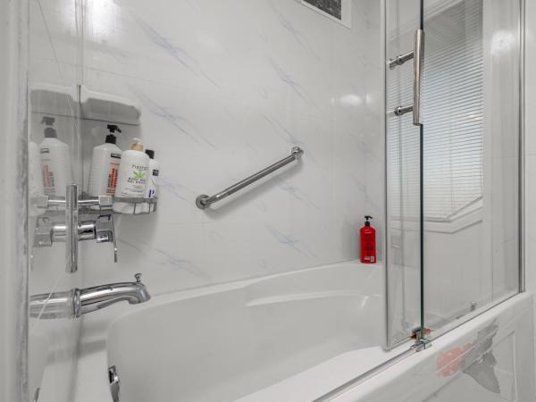 Charming Family Hotel : photo 3 de la chambre chambre avec 2 grands lits queen-size