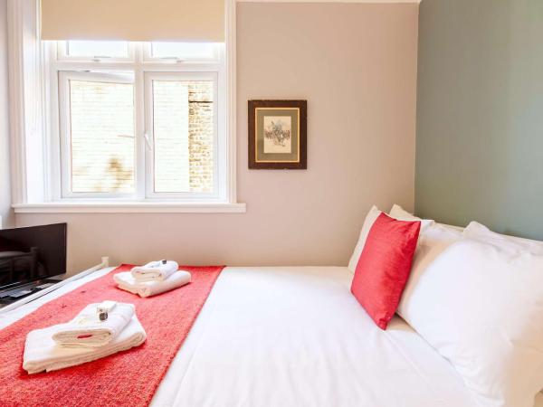 The Green W7 : photo 2 de la chambre chambre double avec salle de bains privative