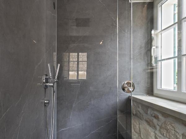 NEW - Casa Columba - 4 Star Luxury Rooms with Outdoor Pool & Private Garden : photo 6 de la chambre chambre double deluxe avec balcon