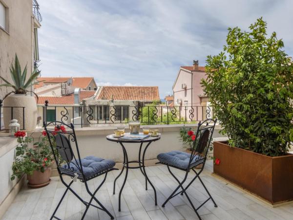 NEW - Casa Columba - 4 Star Luxury Rooms with Outdoor Pool & Private Garden : photo 9 de la chambre chambre double deluxe avec balcon