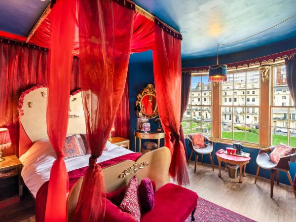 Hotel Pelirocco : photo 3 de la chambre superior double - salon rouge