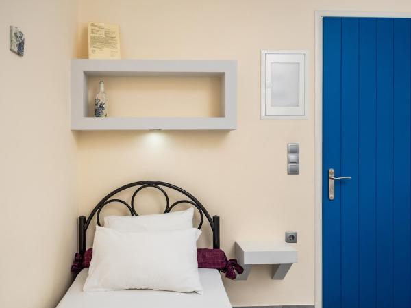 Lefkes Studios : photo 5 de la chambre chambre triple basique