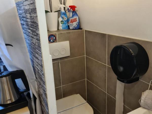 Homestay Gent-Merelbeke self check-in service : photo 7 de la chambre chambre standard lit queen-size