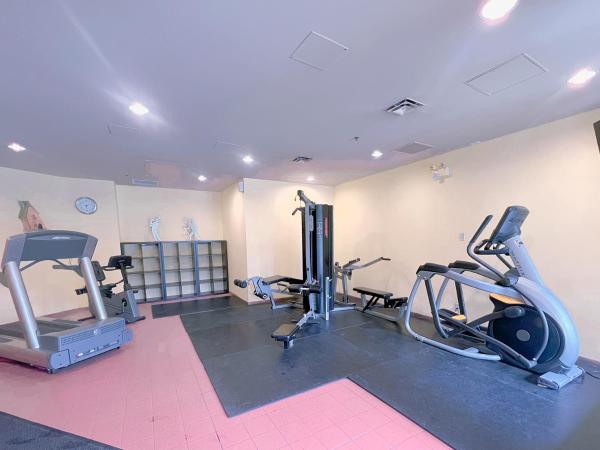 a fully renovated condo near village centre with MT view and close to lift in Cascade lodge : photo 1 de la chambre appartement 1 chambre avec balcon et vue sur les montagnes