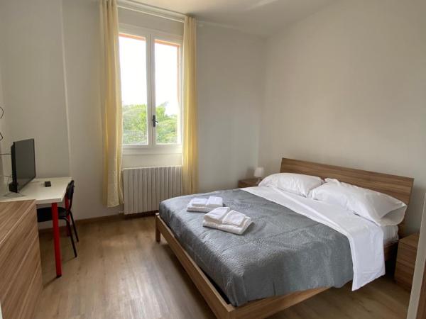 Levante Apartment : photo 2 de la chambre chambre double standard avec salle de bains commune