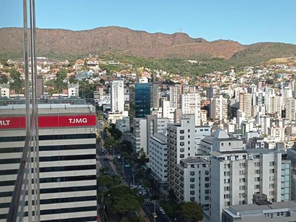 Hotel BH Savassi : photo 5 de la chambre chambre lit king-size - vue sur montagne