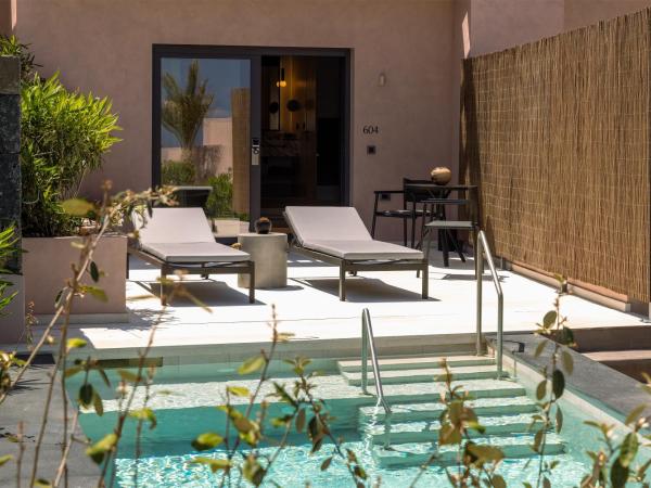 Domes Novos Santorini, Autograph Collection : photo 1 de la chambre echoes bungalow with zen pool