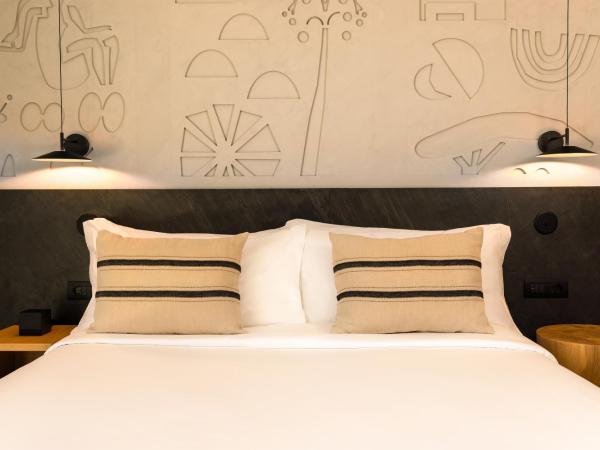 Domes Novos Santorini, Autograph Collection : photo 6 de la chambre euphoria bungalow with zen pool