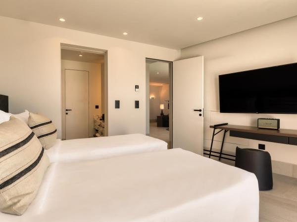 Domes Novos Santorini, Autograph Collection : photo 7 de la chambre novos villa sea view with blissful pool