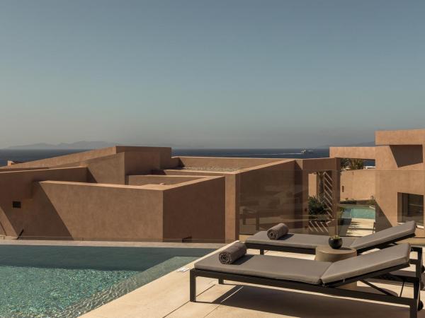 Domes Novos Santorini, Autograph Collection : photo 1 de la chambre novos villa sea view with blissful pool
