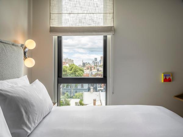 The StandardX, Melbourne : photo 2 de la chambre hébergement lit king-size standard