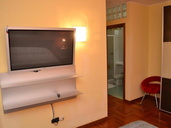B&B Ai Prati : photo 8 de la chambre chambre quadruple avec salle de bains privative