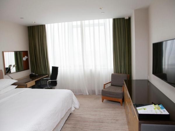 Four Points by Sheraton Shanghai, Daning : photo 2 de la chambre chambre lit king-size confortable