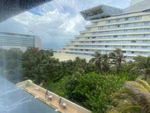 Condo in Ocean Front Resort : photo 7 de la chambre suite deluxe avec lit king-size