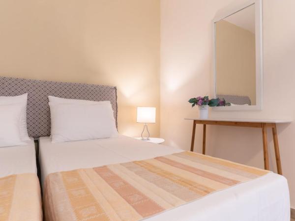 Majestic Hotel - Adults Only : photo 5 de la chambre chambre standard avec vue sur la piscine

