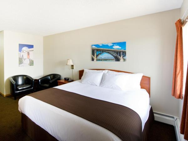 Riviera Motor Inn : photo 2 de la chambre suite lit king-size