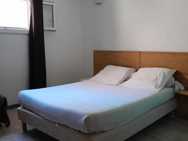 Hôtel-restaurant le Palais : photo 4 de la chambre chambre familiale (2 adultes et 2 enfants)