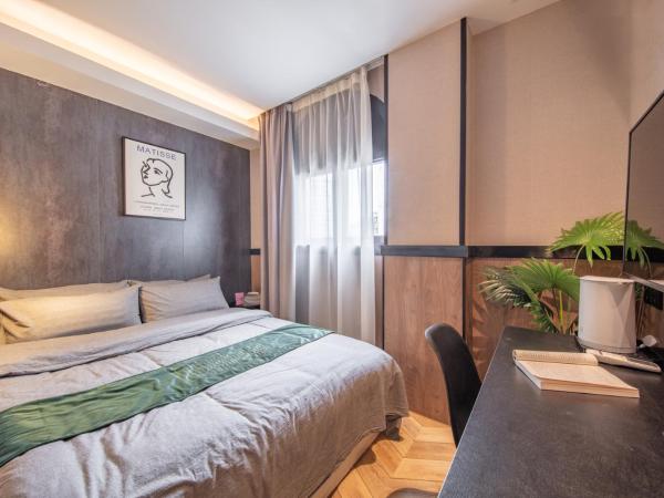 1Forest Hostel Shanghai Hongkou : photo 1 de la chambre forest king room