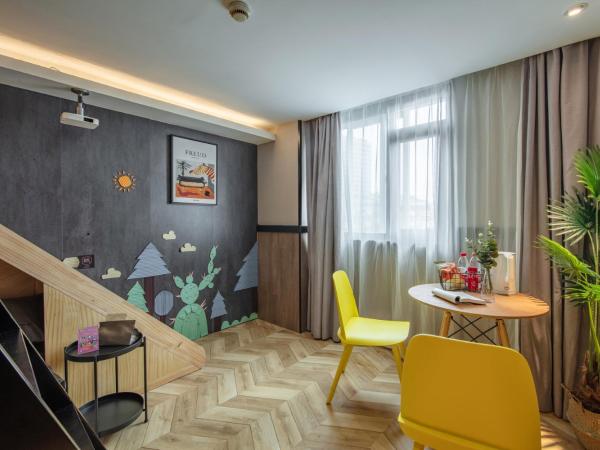 1Forest Hostel Shanghai Hongkou : photo 3 de la chambre chambre familiale