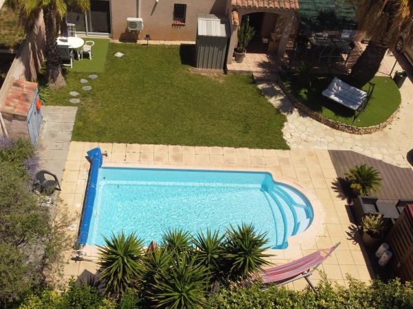 Studio Tranquillo avec piscine et salle de sport : photo 2 de la chambre chambre triple confort avec douche