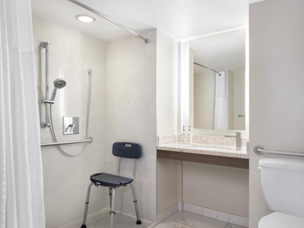 Holiday Inn Resort Orlando Suites - Waterpark, an IHG Hotel : photo 5 de la chambre suite familiale 2 chambres lit king-size - accessible aux personnes à mobilité réduite