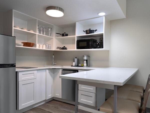 Holiday Inn Resort Orlando Suites - Waterpark, an IHG Hotel : photo 2 de la chambre suite lit king-size 1 chambre avec cuisine