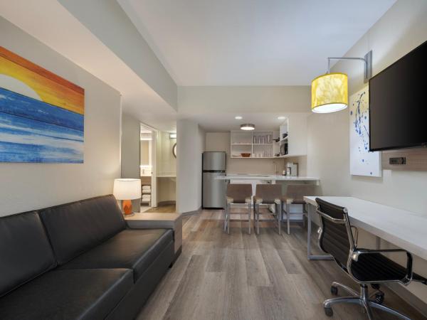 Holiday Inn Resort Orlando Suites - Waterpark, an IHG Hotel : photo 1 de la chambre suite lit king-size 1 chambre avec cuisine