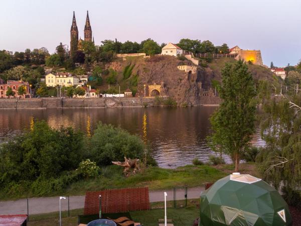 Glamping escape to the stars under Prague skyline : photo 9 de la chambre tente