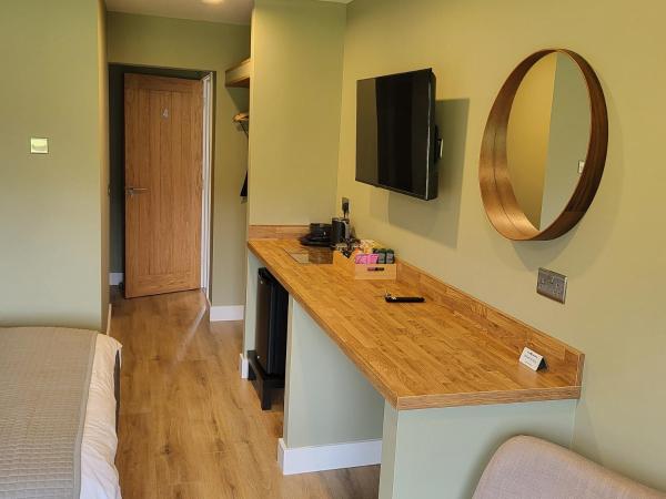 Open acres accommodation and airport parking : photo 5 de la chambre chambre double familiale