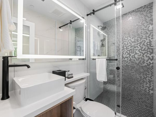 Tower Hotel at Fallsview : photo 6 de la chambre tower king canadian fallsview room