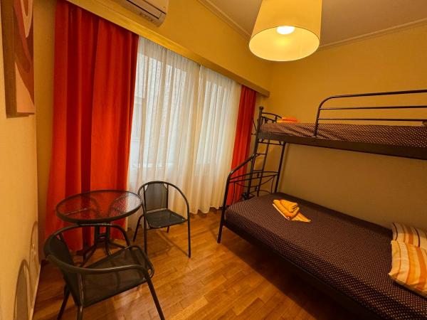 Petaluda House 5 : photo 3 de la chambre chambre double avec salle de bains commune