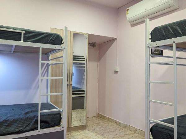 Cayzen : photo 2 de la chambre lit dans dortoir mixte de 8 lits