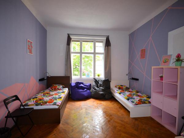 Travel&Joy backpackers : photo 4 de la chambre chambre quadruple standard avec salle de bains commune