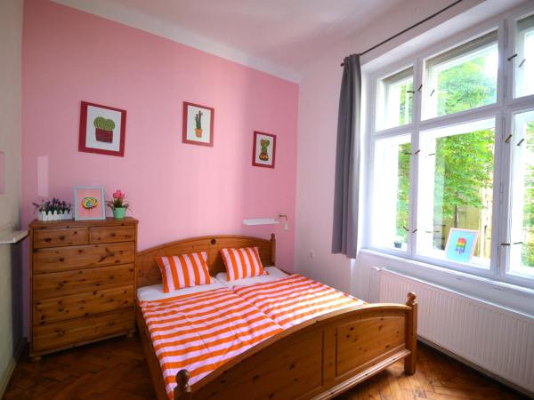 Travel&Joy backpackers : photo 1 de la chambre chambre double standard avec salle de bains commune